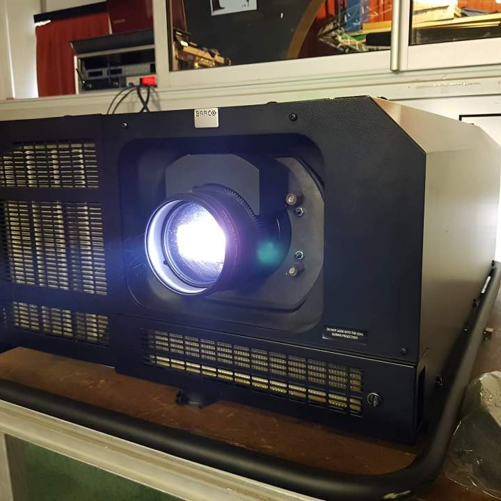 Location projecteur cinéma Île-de-France