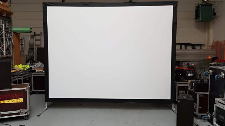 Grands écrans pour projections immersives